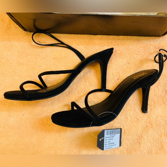 RSVP by Nykaa Fashion
Black Make A Move Stilettos - Picture 7 of 10